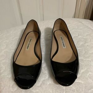 MANOLO BLAHNIK black patent leather flats
